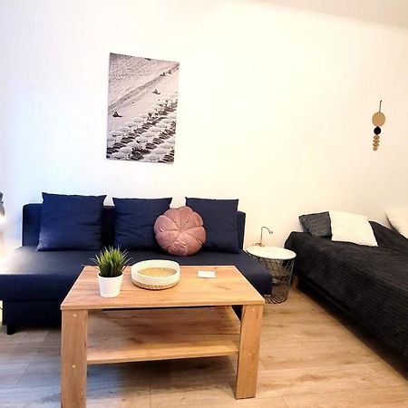 Great Life - Apartment Next To Metro Station Varsovie Extérieur photo