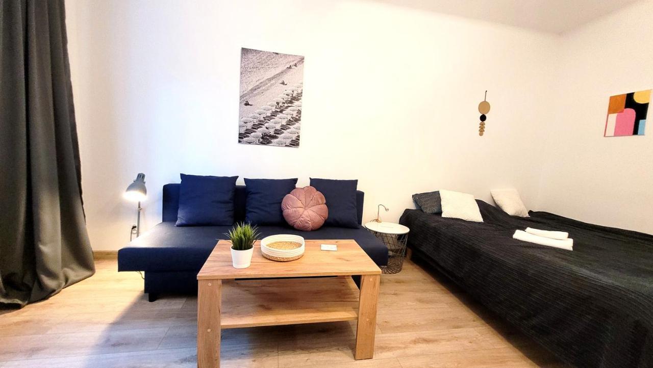 Great Life - Apartment Next To Metro Station Varsovie Extérieur photo