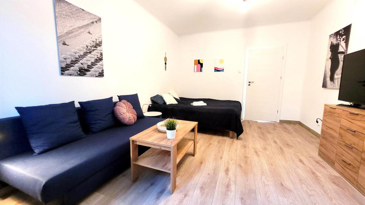 Great Life - Apartment Next To Metro Station Varsovie Extérieur photo